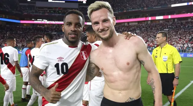 Ivan Rakitić y Jefferson Farfán fueron compañeros en Schalke 04.