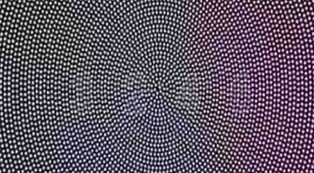 Encuentra uno de los 4 número en la imagen y revisa tu estado de salud visual