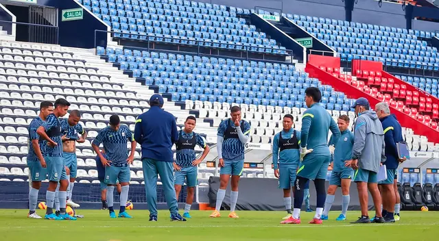 Alianza Lima disputó amistoso ante Alfonso Ugarte en Matute Alianza Lima disputó amistoso ante Alfonso Ugarte en Matute