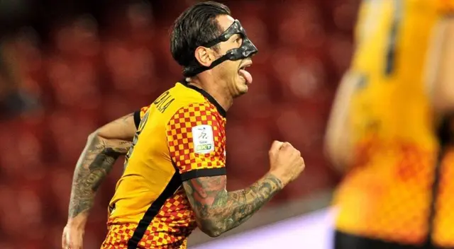 Gianluca Lapadula lleva 10 goles por Serie B en la 2021/2022 Gianluca Lapadula lleva 10 goles por Serie B en la 2021/2022