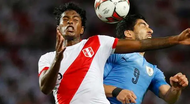 Camino a Rusia 2018, la 'Fiera' jugó ante Uruguay y anuló a Suárez y Cavani.
