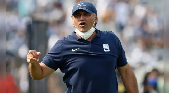 Carlos Bustos lleva una victoria, dos empates y tres derrotas en el 2022 con Alianza Lima. Foto: Luis Jiménez