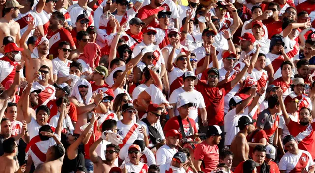 Hinchas buscan entradas a como dé lugar. Hinchas buscan entradas a como dé lugar.