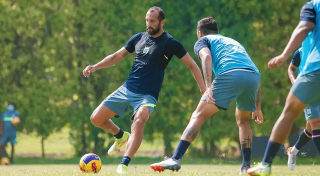 Hernán Barcos será titular ante Sport Huancayo en el reinicio de la Liga 1. Hernán Barcos será titular ante Sport Huancayo en el reinicio de la Liga 1.
