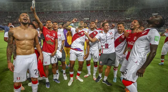 La Selección Peruana está a 90 minutos de clasificar al Mundial. La Selección Peruana está a 90 minutos de clasificar al Mundial.