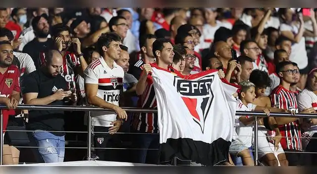 Futbolista del Sao Paulo agredió a hincha y le rompió el celular [VIDEO]