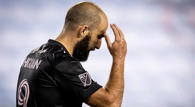 Gonzalo Higuaín se retira del fútbol profesional