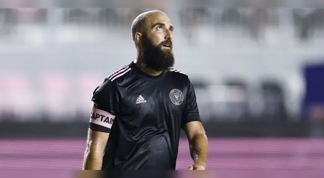 Gonzalo Higuaín desmiente a su padre y aclara situación sobre su retiro Gonzalo Higuaín desmiente a su padre y aclara situación sobre su retiro