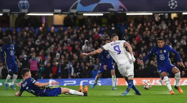 Karim Benzema anotó un triplete en el último partido entre Real Madrid y Chelsea.