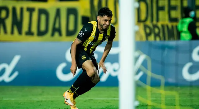 Peñarol ganó 2-1 a Olimpia Peñarol ganó 2-1 a Olimpia
