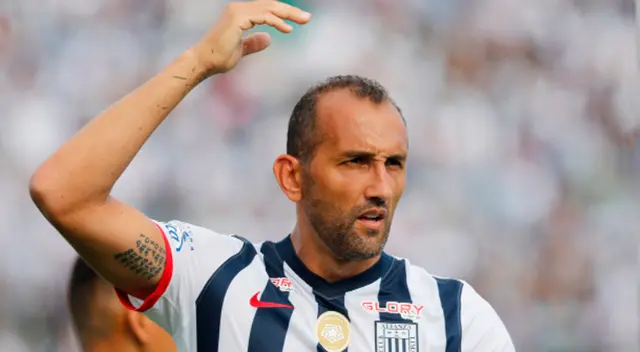 Hernán Barcos y su lamento por la derrota de Alianza Hernán Barcos y su lamento por la derrota de Alianza