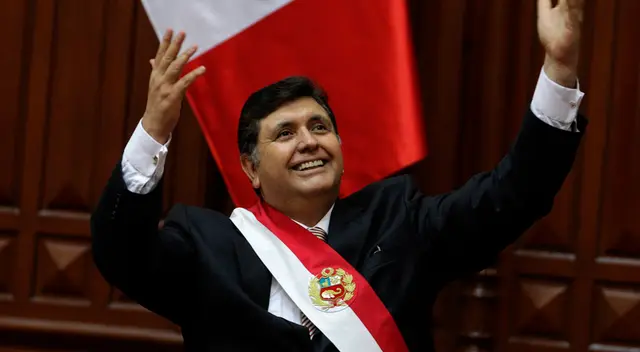 Alan García, expresidente peruano, es recordado por figuras reconocidas y sus seguidores.