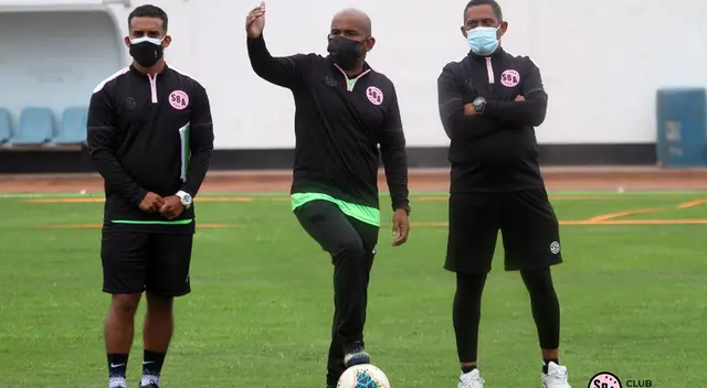 Juan Alayo y su CT asumieron las riendas del equipo tras la salida del DT Walter Fiori.