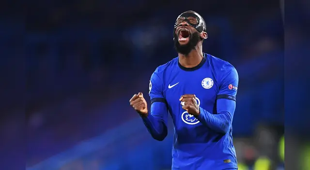 Antonio Rüdiger llegó al Chelsea en 2017 proveniente de la Roma de Italia. Foto: EFE/Neil Hall Antonio Rüdiger llegó al Chelsea en 2017 proveniente de la Roma de Italia. Foto: EFE/Neil Hall