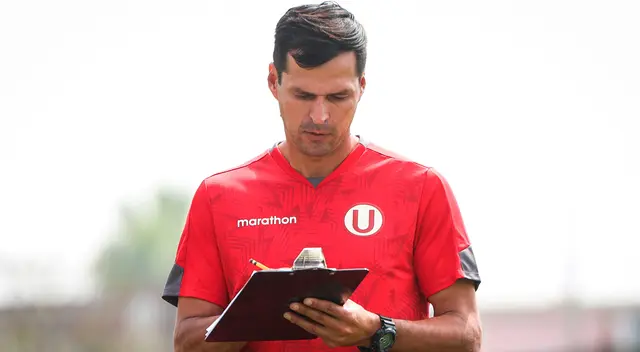 Jorge Araujo dirigió su primer entrenamiento como DT de Universitario Jorge Araujo dirigió su primer entrenamiento como DT de Universitario