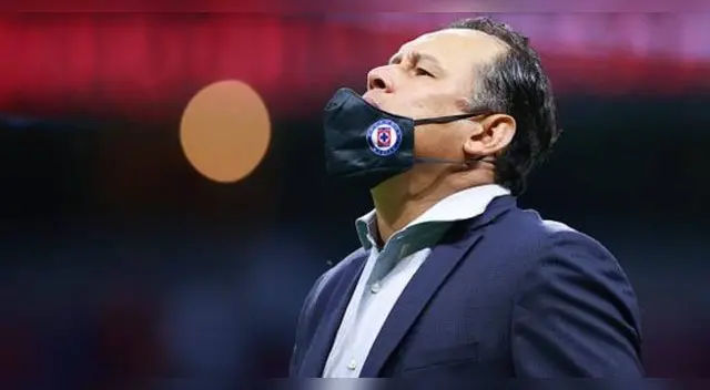 Juan Reynoso ganó el Clausura 2021 junto a Cruz Azul. Juan Reynoso ganó el Clausura 2021 junto a Cruz Azul.