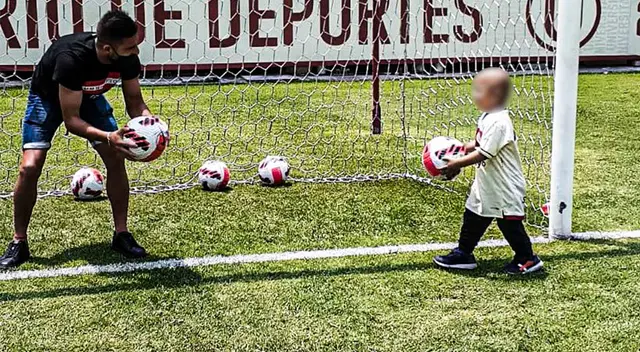 Luis Urruti compartiendo con el pequeño José Guillermo en el estadio Monumental Luis Urruti compartiendo con el pequeño José Guillermo en el estadio Monumental