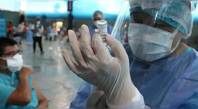 Personal de salud denuncia que recibió el el doble de dosis de la vacuna contra la COVID-19. Personal de salud denuncia que recibió el el doble de dosis de la vacuna contra la COVID-19.