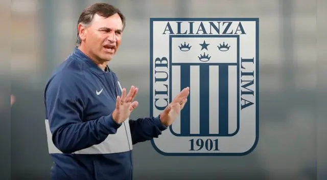 Carlos Bustos salió campeón con Alianza Lima en 2021. Foto: composición GLR/EFE