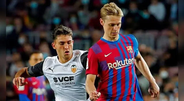 Frenkie de Jong perdió el cartel de inamovible en Barcelona. Foto: EFE Frenkie de Jong perdió el cartel de inamovible en Barcelona. Foto: EFE