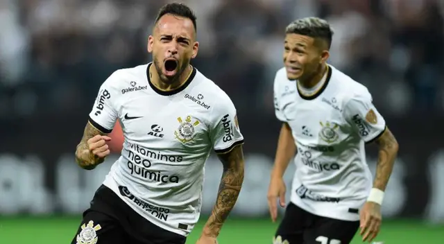 Maycon debutó en el fútbol profesional en el año 2016.