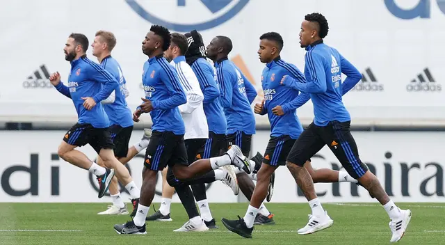 Real Madrid se prepara para celebrar el título de LaLiga en el Santiago Bernabéu Real Madrid se prepara para celebrar el título de LaLiga en el Santiago Bernabéu