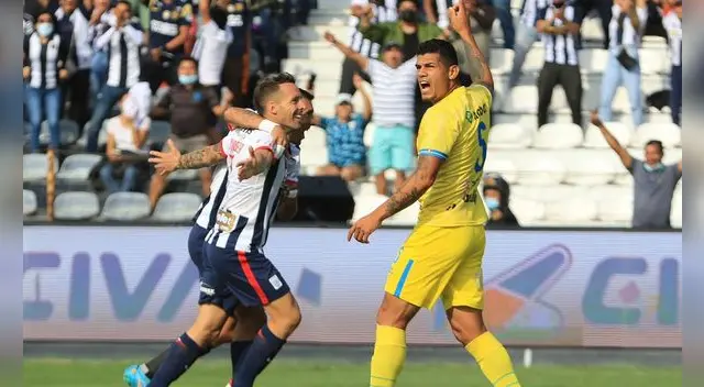 Alianza Lima: Lavandeira celebra su gol. Alianza Lima: Lavandeira celebra su gol.