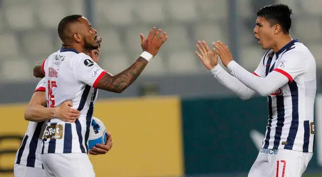 Wilmer Aguirre anotó el 1-1 de Alianza Lima sobre Colo Colo Wilmer Aguirre anotó el 1-1 de Alianza Lima sobre Colo Colo