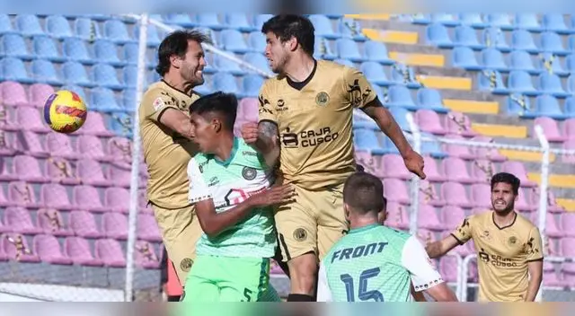 Intentó convencer al Bayern Múnich, no lo consiguió y hoy juega el ascenso en Perú Intentó convencer al Bayern Múnich, no lo consiguió y hoy juega el ascenso en Perú