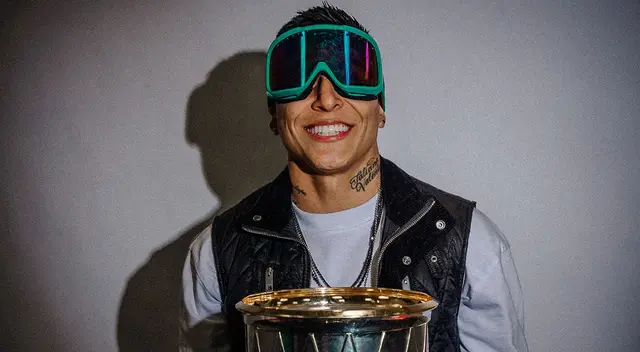 Raúl Ruidíaz se luce tras ser campeón de la Concachampions