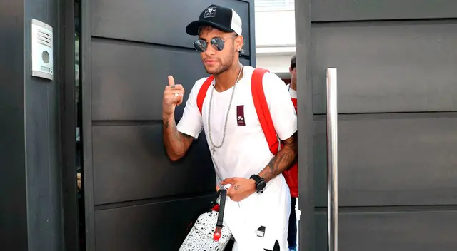 Neymar se encuentra en Barcelona a poco de culminar la temporada en Francia Neymar se encuentra en Barcelona a poco de culminar la temporada en Francia