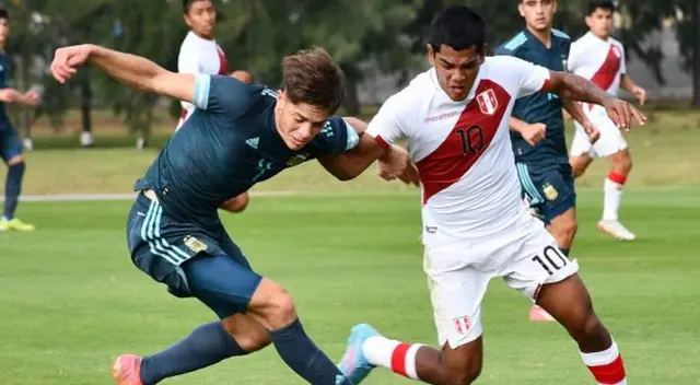 Joao Grimaldo anotó el único tanto peruano ante Argentina.