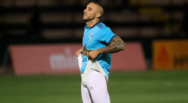 Emanuel Herrera actualmente milita en el Celaya de México