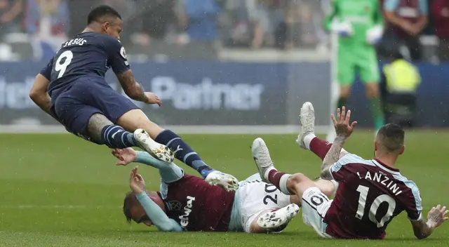 Manchester City llegó a los 90 puntos a falta de una jornada para que culmine la Premier League.