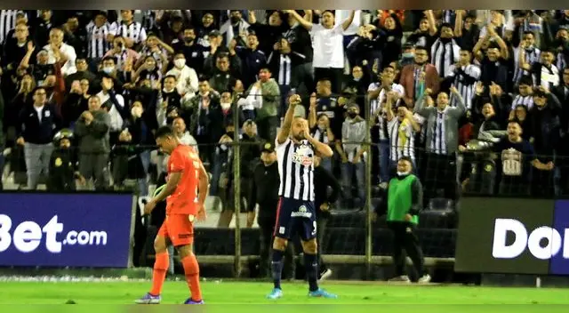 Hernán Barcos anota y realiza el festejo 'Pirata' en Matute. Hernán Barcos anota y realiza el festejo 'Pirata' en Matute.
