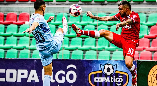 Royal Pari ganó 2-1 a Bolívar en la liga boliviana