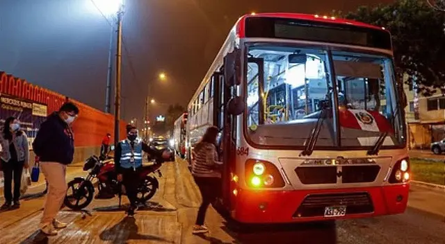 Corredor 'Lechuzero' y los 64 paraderos del nuevo servicio nocturno Corredor 'Lechuzero' y los 64 paraderos del nuevo servicio nocturno
