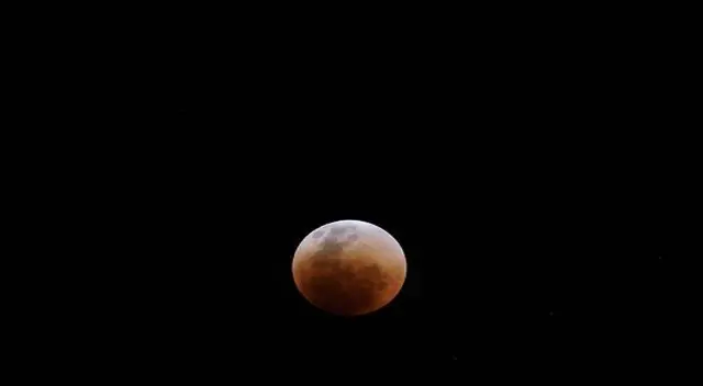 La Luna en la etapa de entrada a la penumbra