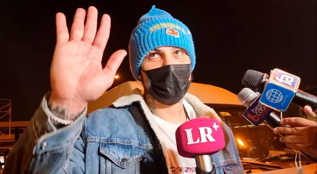 Paolo Guerrero llegó al Perú para entrenar en la Videna