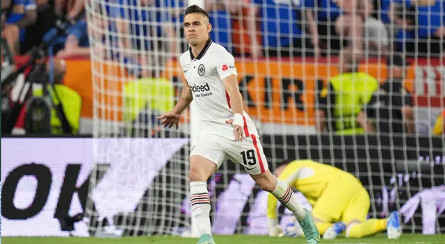 Rafale Santos Borré le da la Europa League al Frankfurt Rafale Santos Borré le da la Europa League al Frankfurt