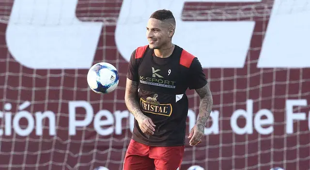 Paolo Guerrero entrena en la Videna Paolo Guerrero entrena en la Videna