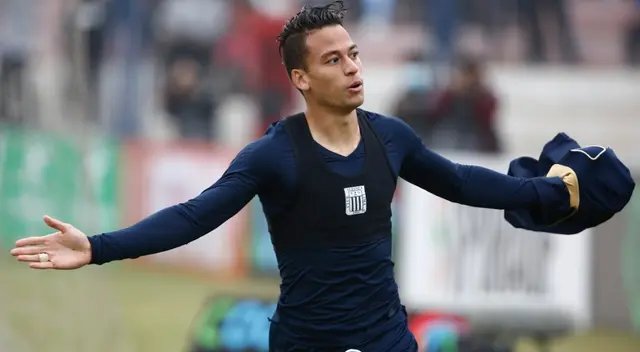 Cristian Benavente celebra su tanto ante Deportivo Municipal Cristian Benavente celebra su tanto ante Deportivo Municipal