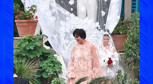 Kriss Jenner fue la encargada de llevar a Kourtney al altar. No hubo rastros de Caitlin Jenner.