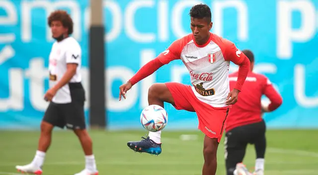 Pedro Aquino entrenó con la Selección Peruana en la Videna Pedro Aquino entrenó con la Selección Peruana en la Videna
