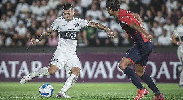 Olimpia se impuso por 1-0 ante Cerro Porteño Olimpia se impuso por 1-0 ante Cerro Porteño