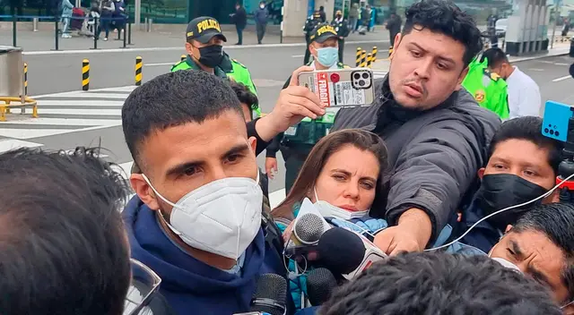 Josepmir Ballón declara a la prensa a su arribo a la capital