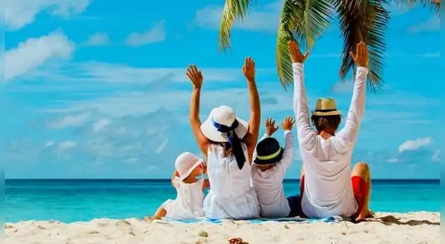 Muchas familias aprovechan las vacaciones para viajar. Muchas familias aprovechan las vacaciones para viajar.