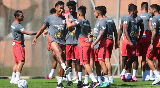 La Selección Peruana entrena en el Centro de Alto Rendimiento de San Cugat, en Barcelona. La Selección Peruana entrena en el Centro de Alto Rendimiento de San Cugat, en Barcelona.