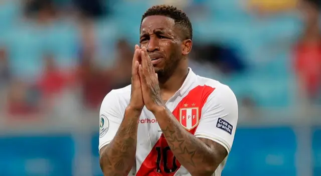 Jefferson Farfán se encuentra recuperándose de su lesión Jefferson Farfán se encuentra recuperándose de su lesión