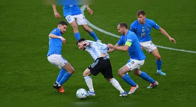 Finalissima 2022: la imagen de Messi marcado por 4 italianos da la vuelta al mundo Finalissima 2022: la imagen de Messi marcado por 4 italianos da la vuelta al mundo